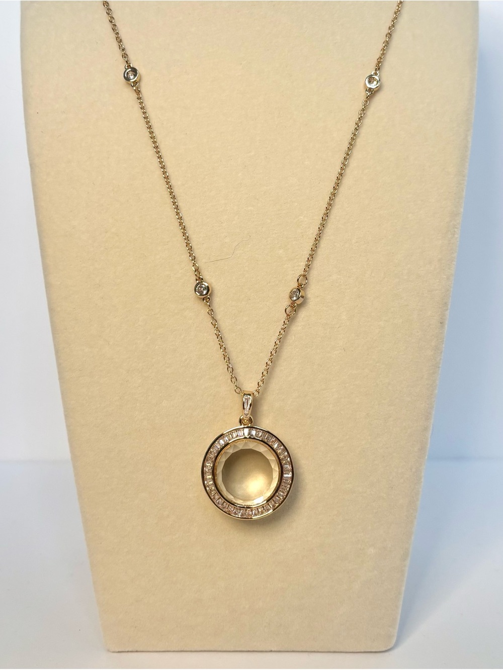 The Ellie Locket (empty) - Picture 4 of 7